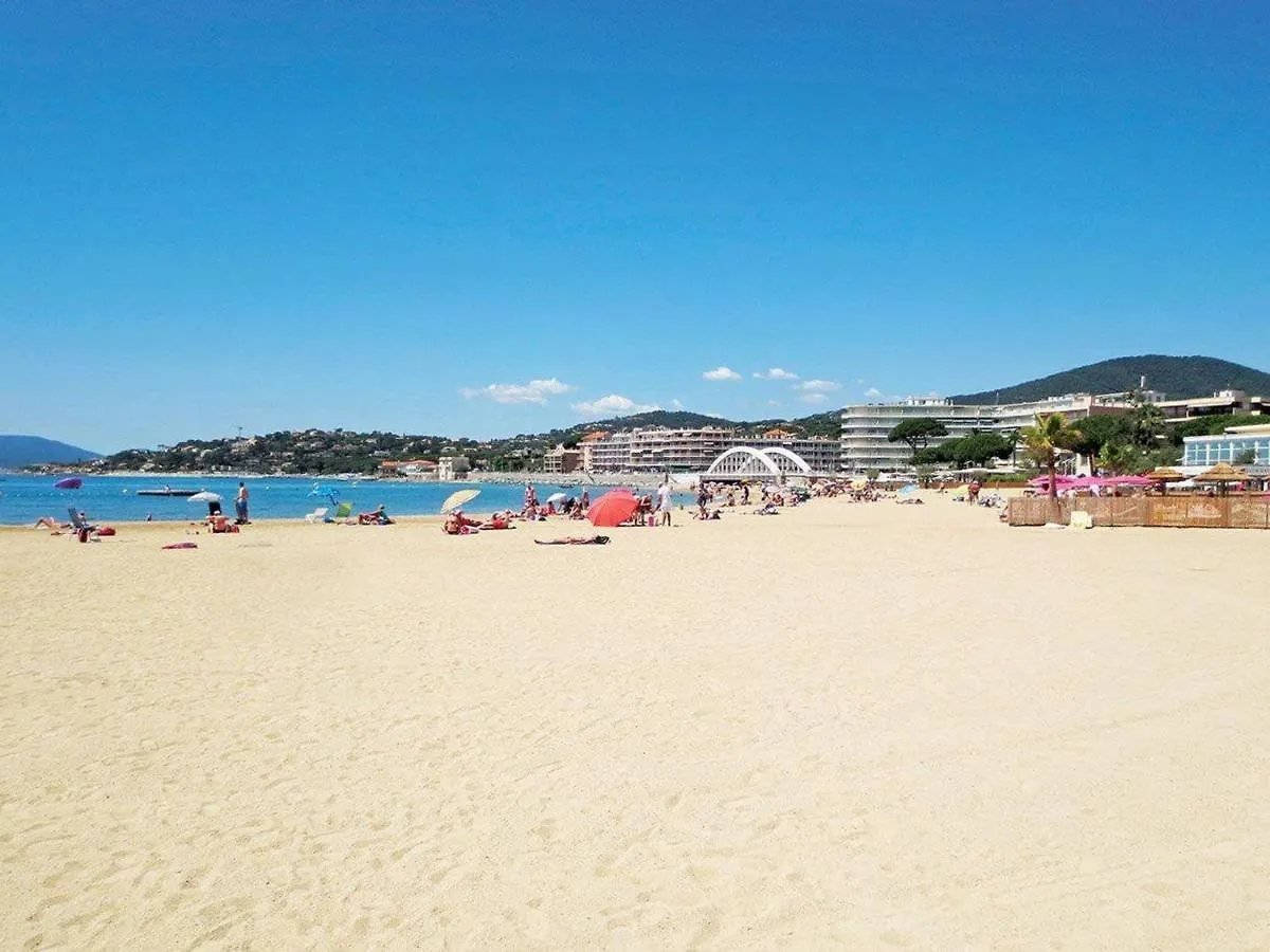Sainte-Maxime: Appartement 2 Pieces Renove Avec Terrasse, Climatisation Et A 2 Pas De La Plage - Fr-1-226-498 0*, サント・マキシム