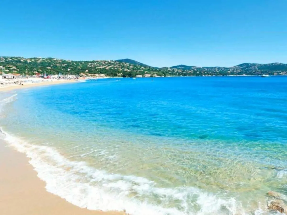 Sainte-Maxime: Appartement 2 Pieces Renove Avec Terrasse, Climatisation Et A 2 Pas De La Plage - Fr-1-226-498 アパート
