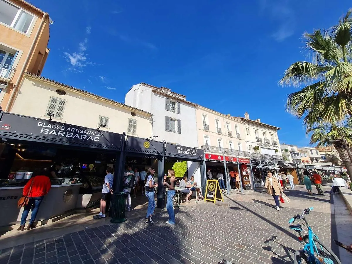 Sainte-Maxime: Appartement 2 Pieces Renove Avec Terrasse, Climatisation Et A 2 Pas De La Plage - Fr-1-226-498 フランス